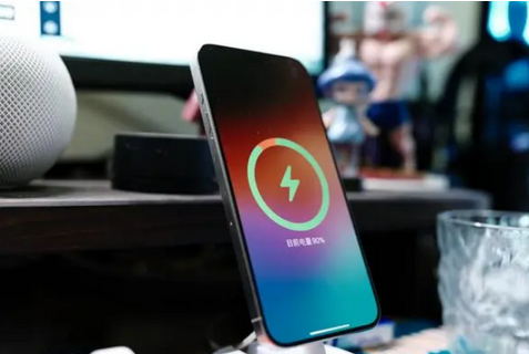 于田苹果15换屏服务分享用什么充电器给iPhone15充电更好 